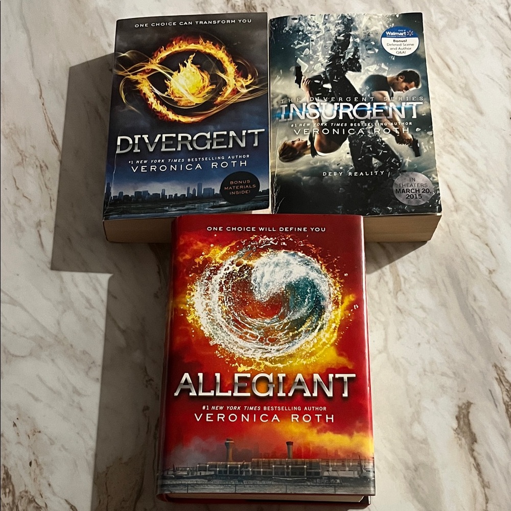 Divergent Series Veronica Roth Books (First 3)